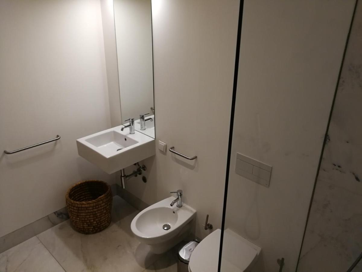 Chiado Downtown Apartment Lisbona Esterno foto