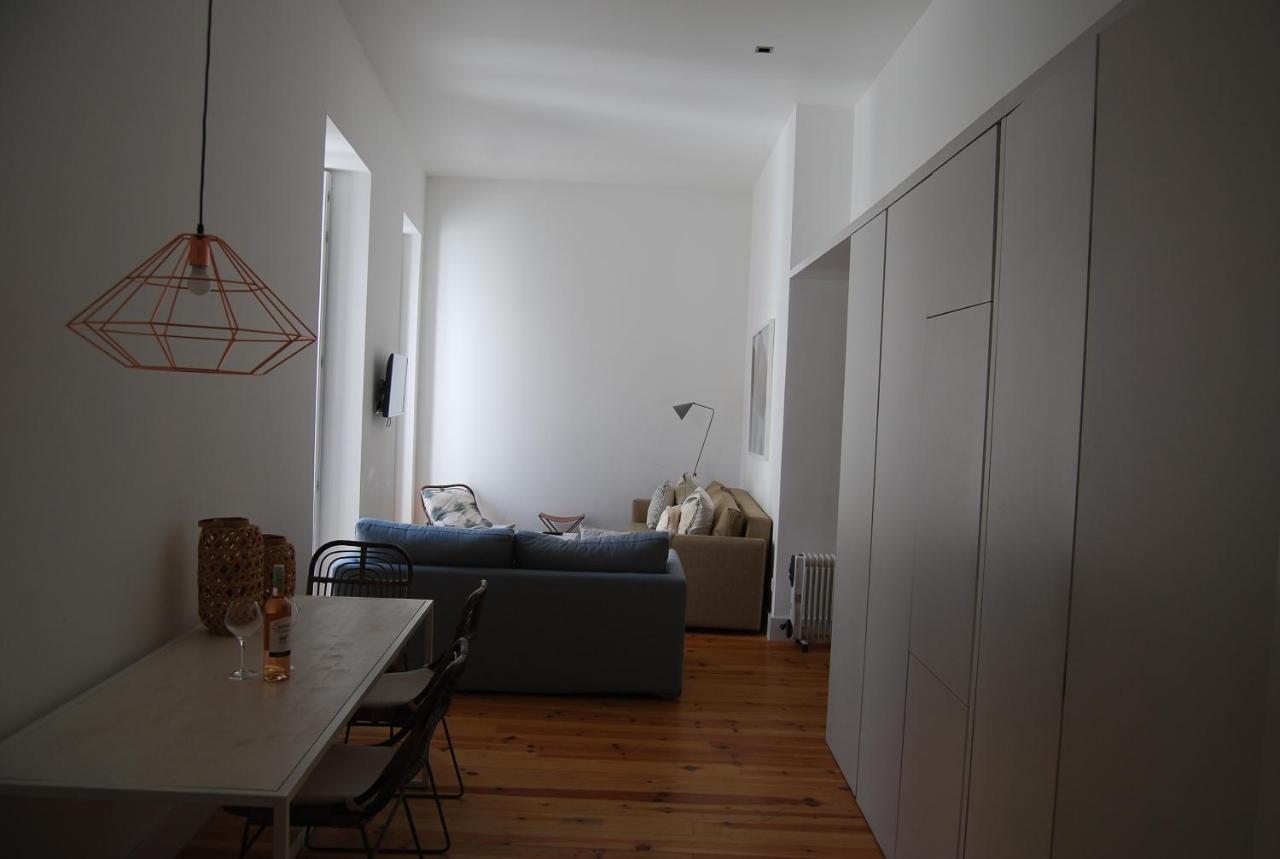 Chiado Downtown Apartment Lisbona Esterno foto
